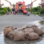 Am alten Elbarm setzte steigendes Grundwasser viele Gebiete unter Wasser, nach über 19 Stunden Pumpen war die Einsatzstelle erfolgreich abgearbeitet. (C) Bereichswebmaster Bergedorf