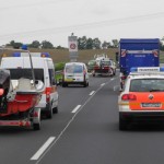 Feuerwehr trifft beim Rückweg auf weitere Hochwasserhilfe vom THW und wird vom DLRG überholt (c) Bereichswebmaster Bergedorf